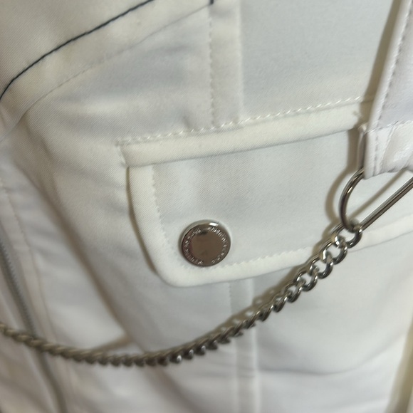 Maniere De Voir White Blazer Dress with Chain Accent 8 - Picture 14 of 15